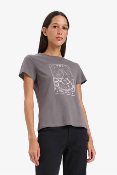 Футболка с круглым вырезом и принтом