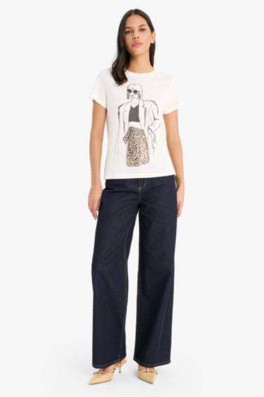 تيشيرت نص ردن قصة عادية وياخة مستديرة بطبعة بنت