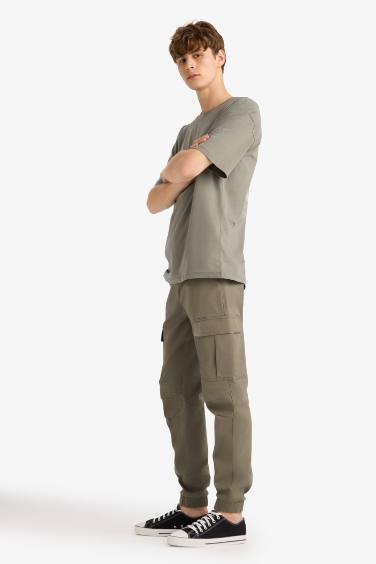 Брюки джоггер из габардина с карго-карманами и эластичным поясом