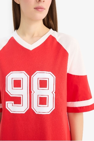 فستان قصة عادية برقبة V من Fall in Love