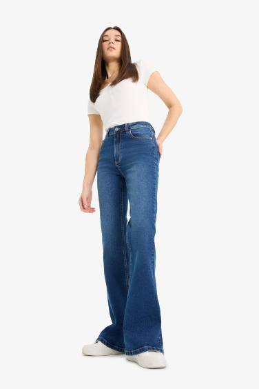Mia High Waist Straight Leg Jeans