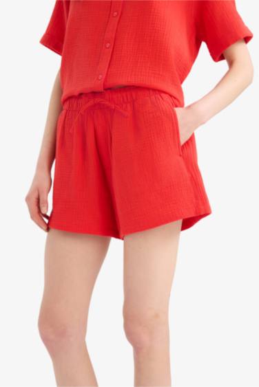 Шорты из крючкового материала с прямыми ногами и эластичной талией