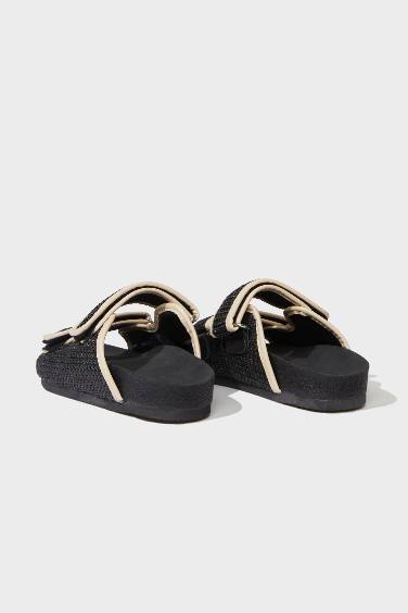 شبشب بناتي بكعب مسطح