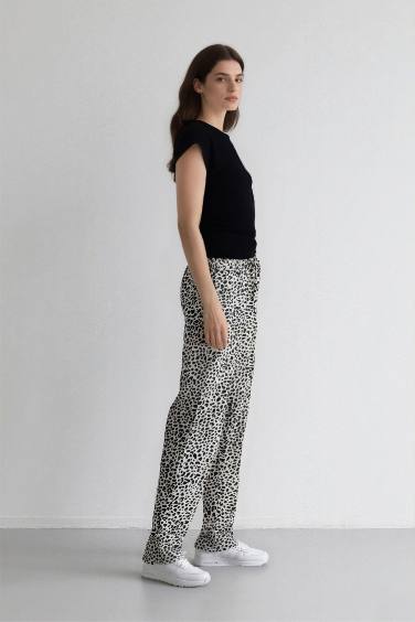 Carrot Fit Wide Leg Printed Trousers