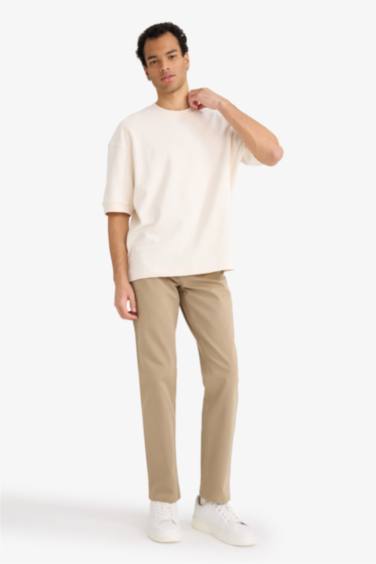 بنطلون برجل عادية