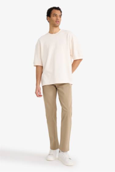 بنطلون برجل عادية