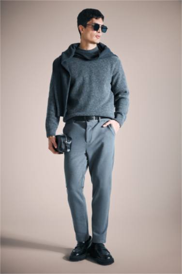 بلوفر تريكو قصة مريحة برقبة مستديرة