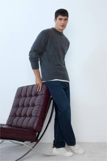 بلوفر تريكو قصة مريحة بياقة مستديرة