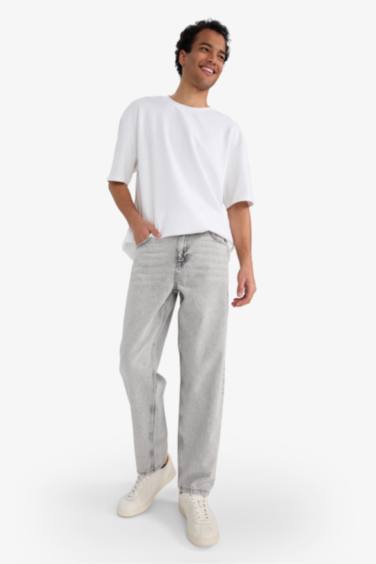 Relax Fit Straight Leg Jeans
