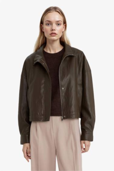 جاكيت جلد صناعي قصة عادية بياخة عالية بسحاب