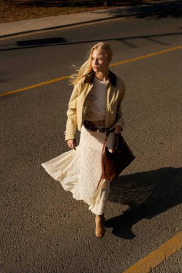 Regular Fit Contrast Collar Zippered Crop Jacket