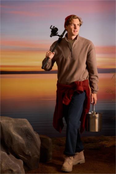 Boxy Fit Printed Long Sleeve Sweatshirt