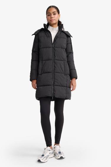 Doudoune longue imperméable à capuche et fermeture zip Coupe régulière