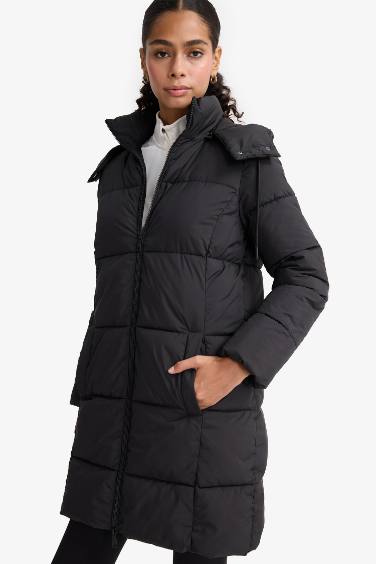 Doudoune longue imperméable à capuche et fermeture zip Coupe régulière
