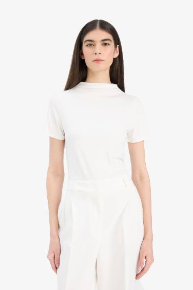 تيشيرت نص ردن سليم فيت بياخة عريضة