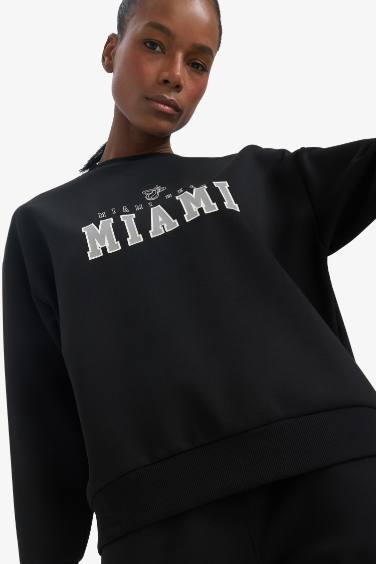 Sweatshirt NBA Miami Heat oversize à col rond en tissu scuba de DeFactoFit