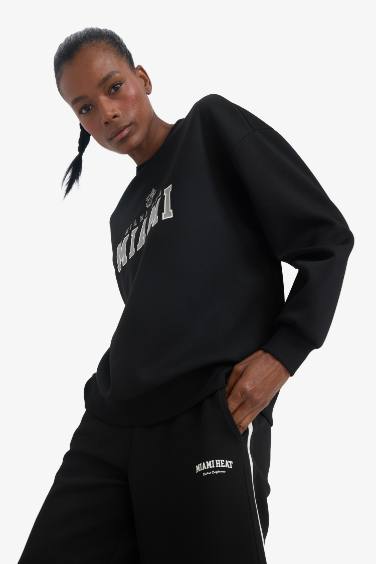 Sweatshirt NBA Miami Heat oversize à col rond en tissu scuba de DeFactoFit
