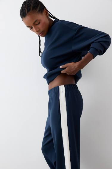 سويت شيرت اوفر سايز بياقة مستديرة