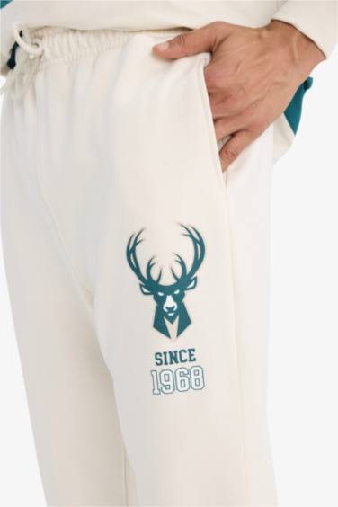 Standard Fit NBA Milwaukee Bucks Licensed Thick Sweatshirt Fabric Elastic Band Jogger