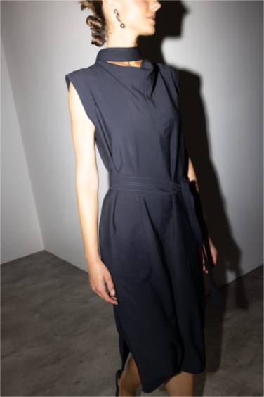 تراجي نسائي فضي