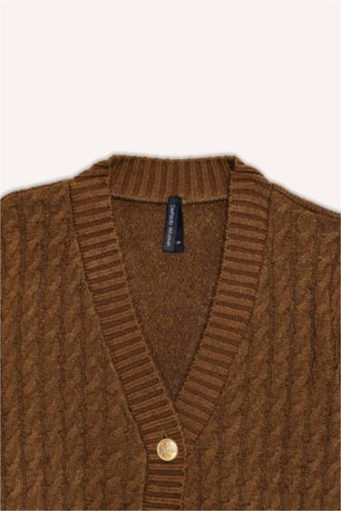 كارديجان قصة عادية بياقة V