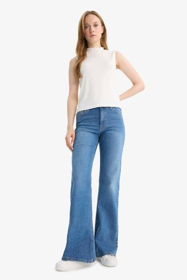 Mia Flare Fit Regular Waist Jeans