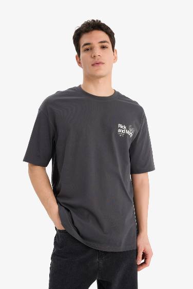 T-shirt boxy imprimé Rick and Morty à col rond et manches courtes