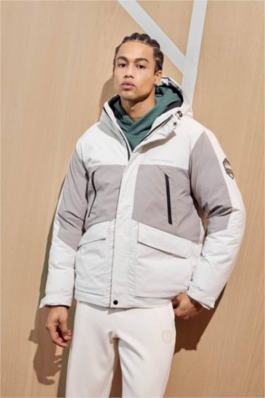 Su İtici Regular Fit Kapüşonlu Rüzgar Geçirmez Mont