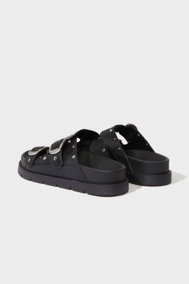 Woman Flat Sole Slipper