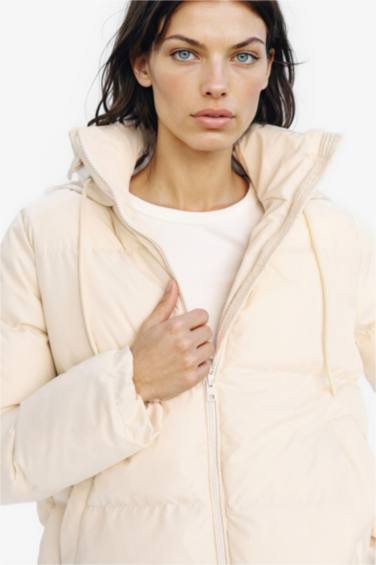 Standard Fit Hooded Zippered Pocket Puffer Jacket