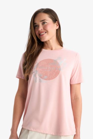 Прямой покрой, круглый вырез, футболка с коротким рукавом