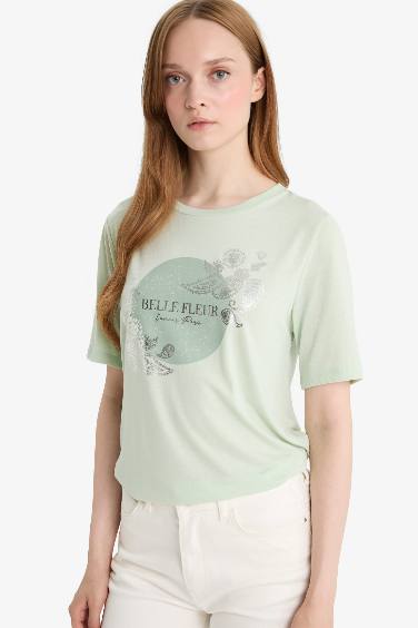 تيشيرت أخضر فاتح مطبوع قصة عادية برقبة مستديرة