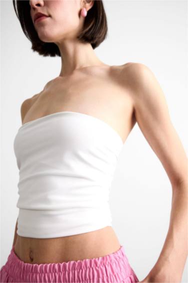 Fitted Basic Strapless Blouse