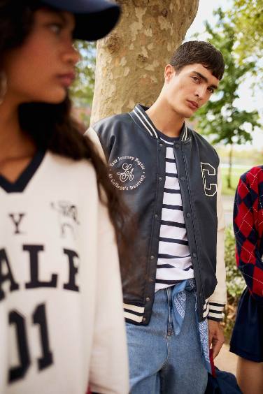 Su İtici Regular Fit Kolej Yaka Kapüşonlu İç Cepli Nakışlı Cepli Suni Deri Bomber Ceket Mont