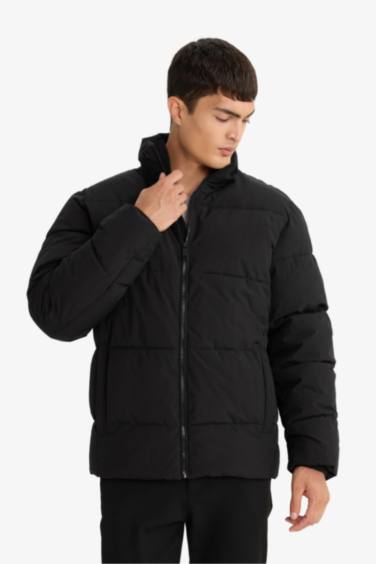 Su İtici Regular Fit Dik Yaka Fermuarlı Cepli Mont