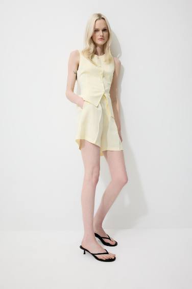 شورت كتان بخصر عالي