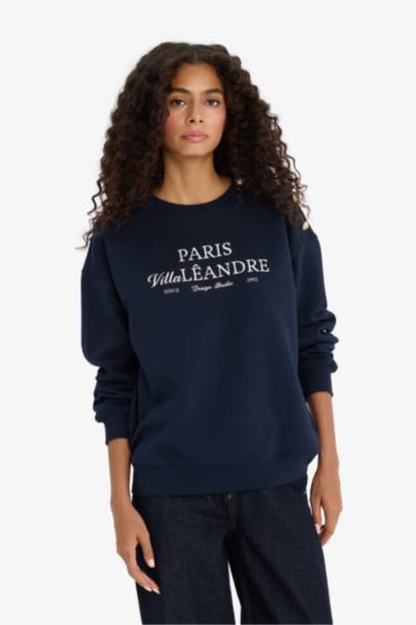 سويت شيرت مطبوع قصة مريحة برقبة مستديرة