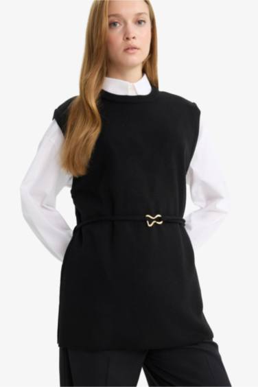 Crew Neck Belt Detail Knit Vest