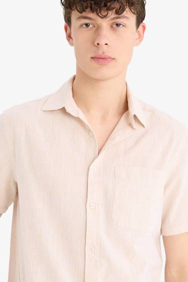 Chemise en coton à manches courtes et coupe régulière