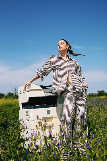 بنطرون قماش برجل واسع وايد ليج بجيب وخصر عالي