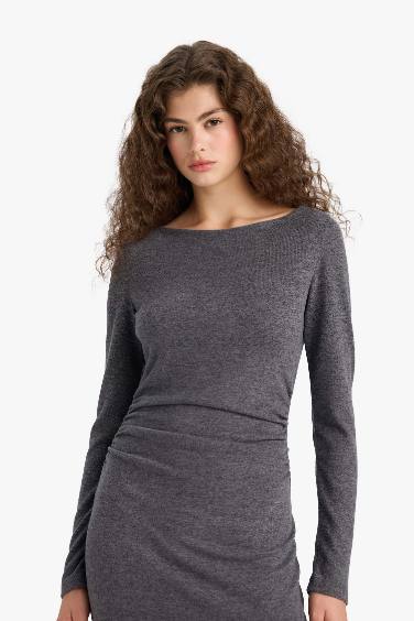 فستان طويل ضيق كم طويل برقبة قارب