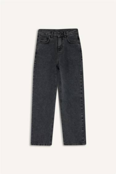 Boy Wide Leg Straight Leg Jeans