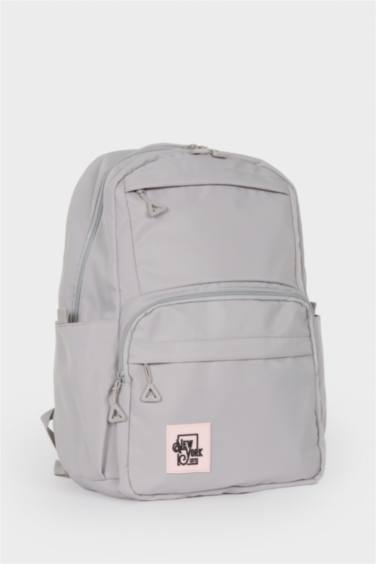 شنطة ظهر حريمي