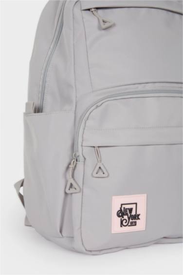 شنطة ظهر حريمي