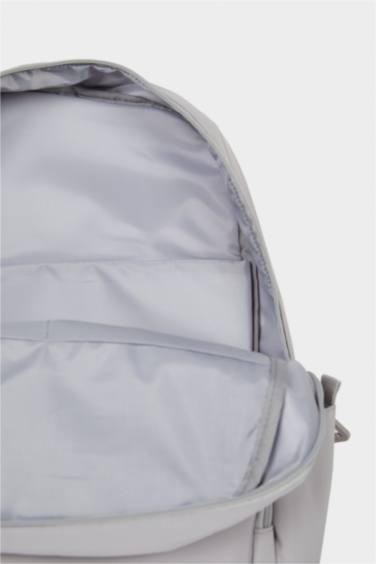 شنطة ظهر حريمي