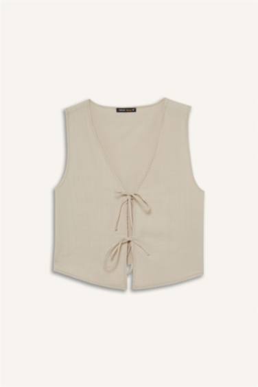 Regular Fit V-Neck Sleeveless Blouse