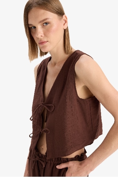 Regular Fit V-Neck Sleeveless Blouse