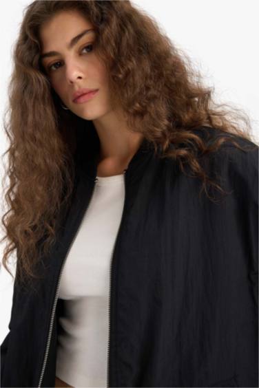 бомбер Пальто