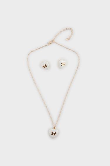 سيت نسائي تراجي وقلادة باحجار ابيض