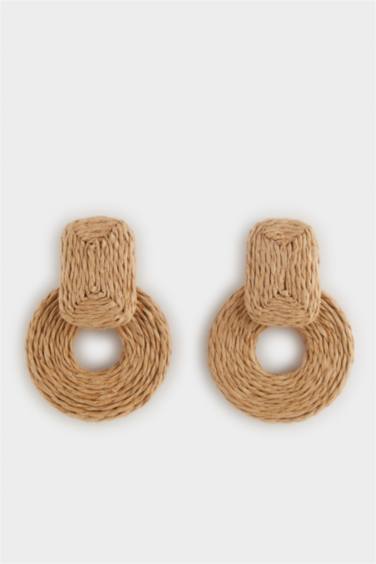 Woman Wicker Detailed Earrings